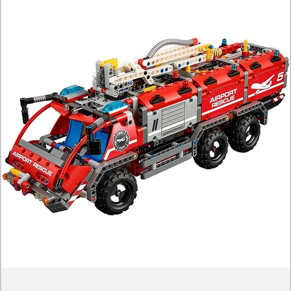LEGO Technic Airport Rescue Vehicle 42068 Building Kit. RETIRED.